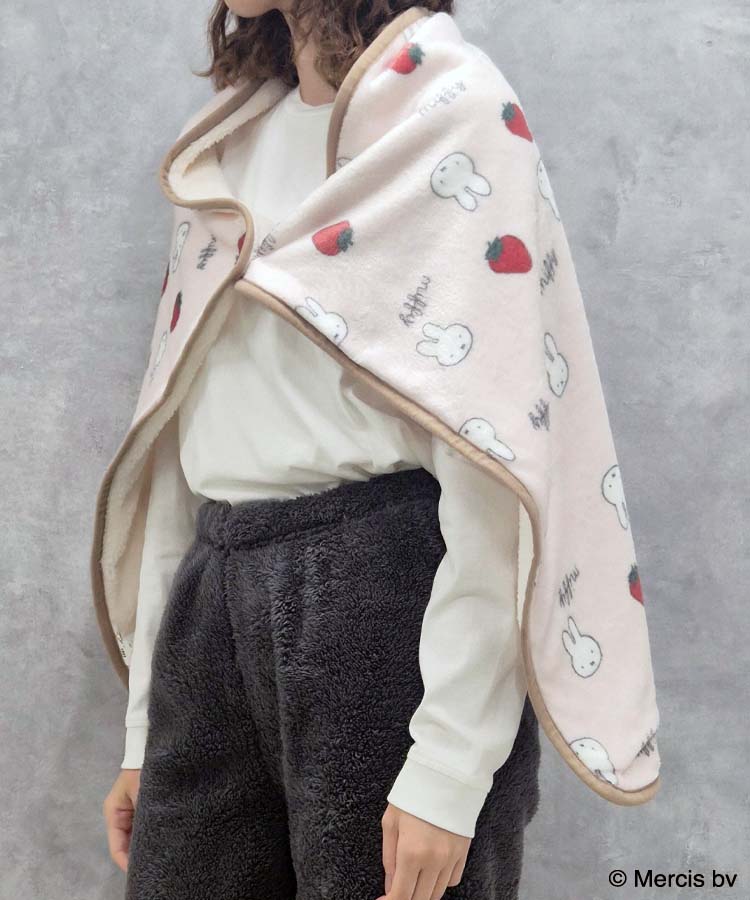 ミッフィーいちご柄ブランケット