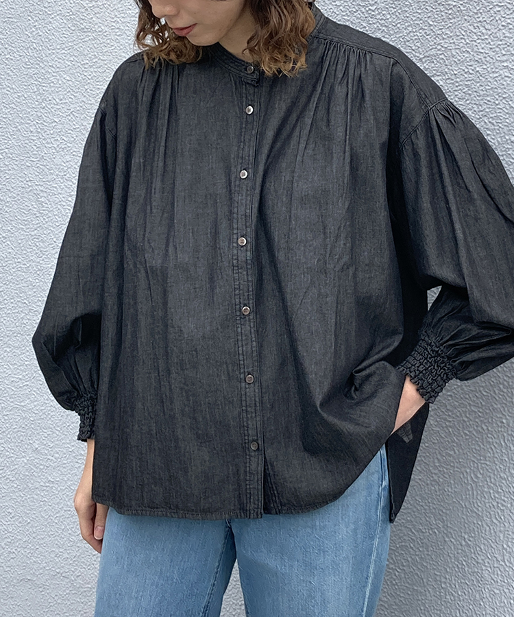 シャーリングデニムブラウス