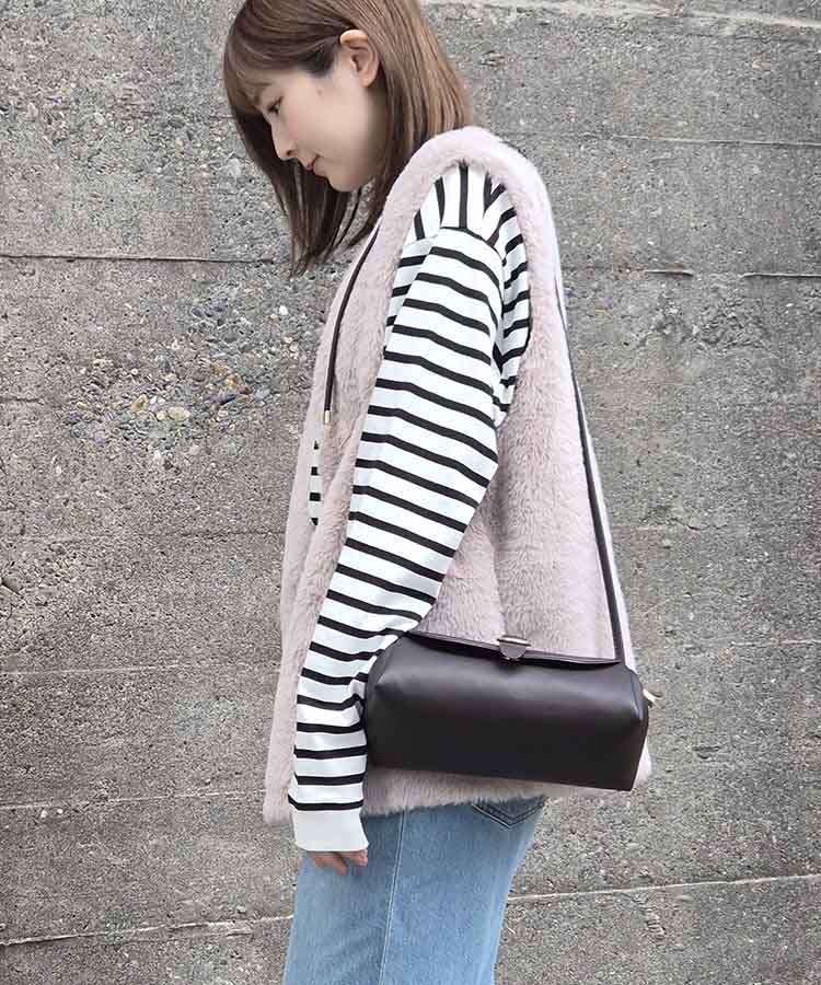 バックルショルダーバッグ