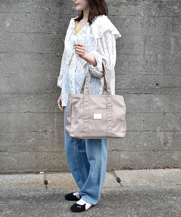 スクエア多ポケットナイロントート