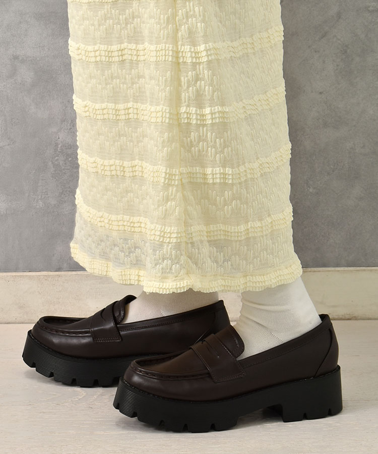 厚底コインローファー