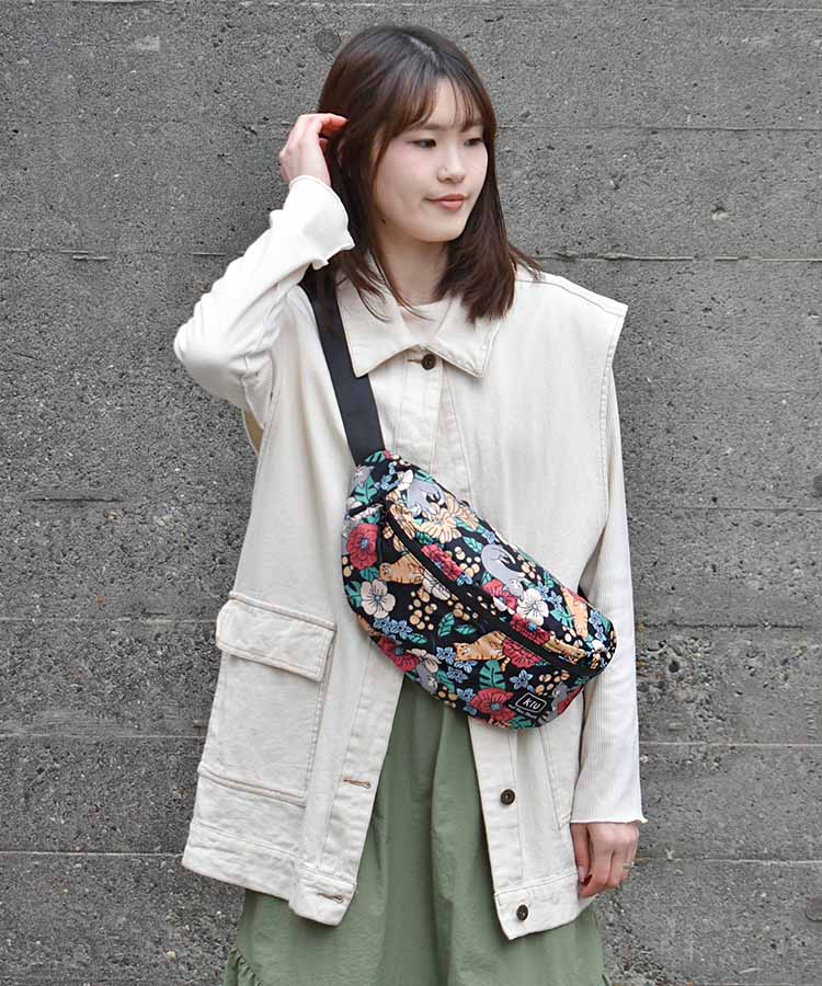 KiUウォータープルーフボディバッグ