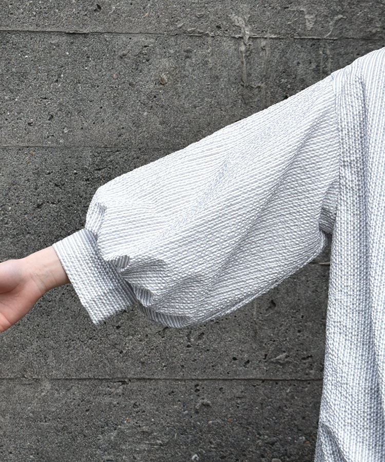 ストライプボリューム袖ブラウス