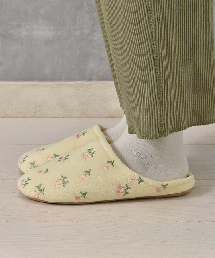 フラワー刺繍スリッパ