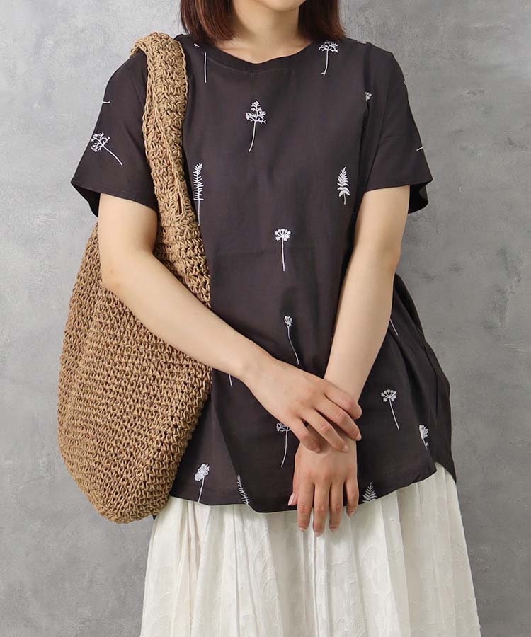 ≪SALE≫フラワー総刺繍Tシャツ