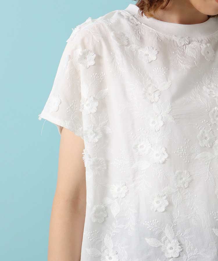 フラワー３D刺繍Tシャツ