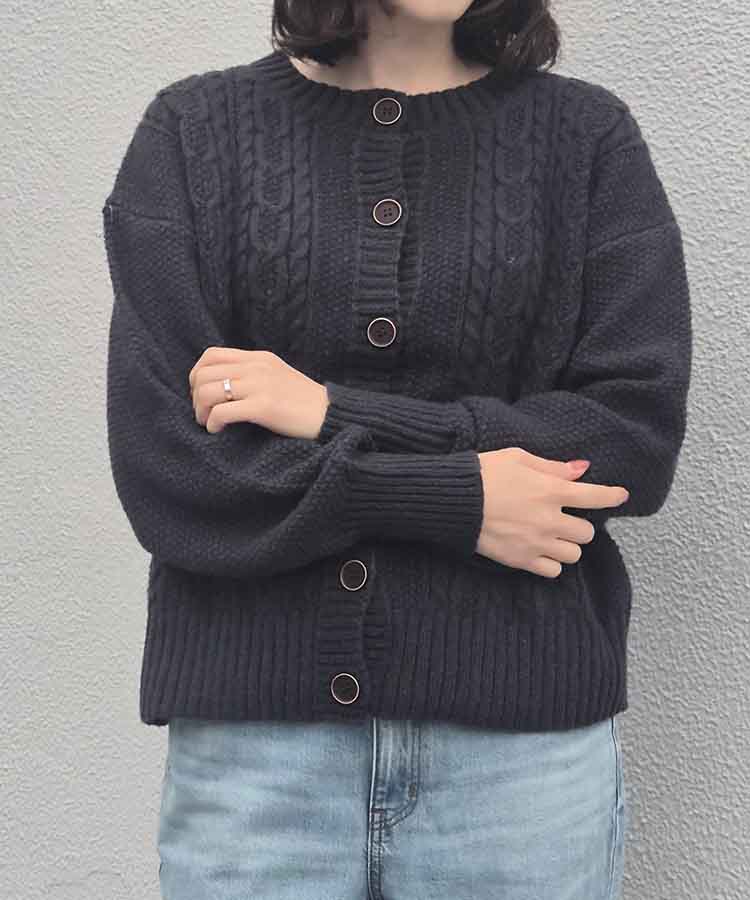 ケーブルカーディガン