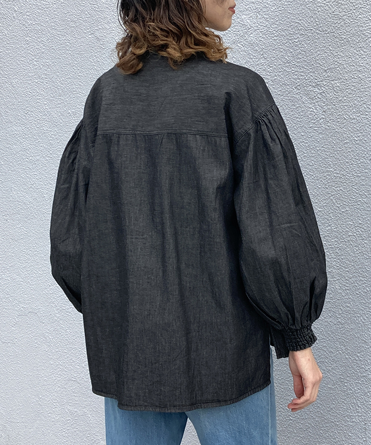 シャーリングデニムブラウス