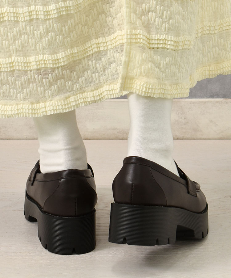 厚底コインローファー