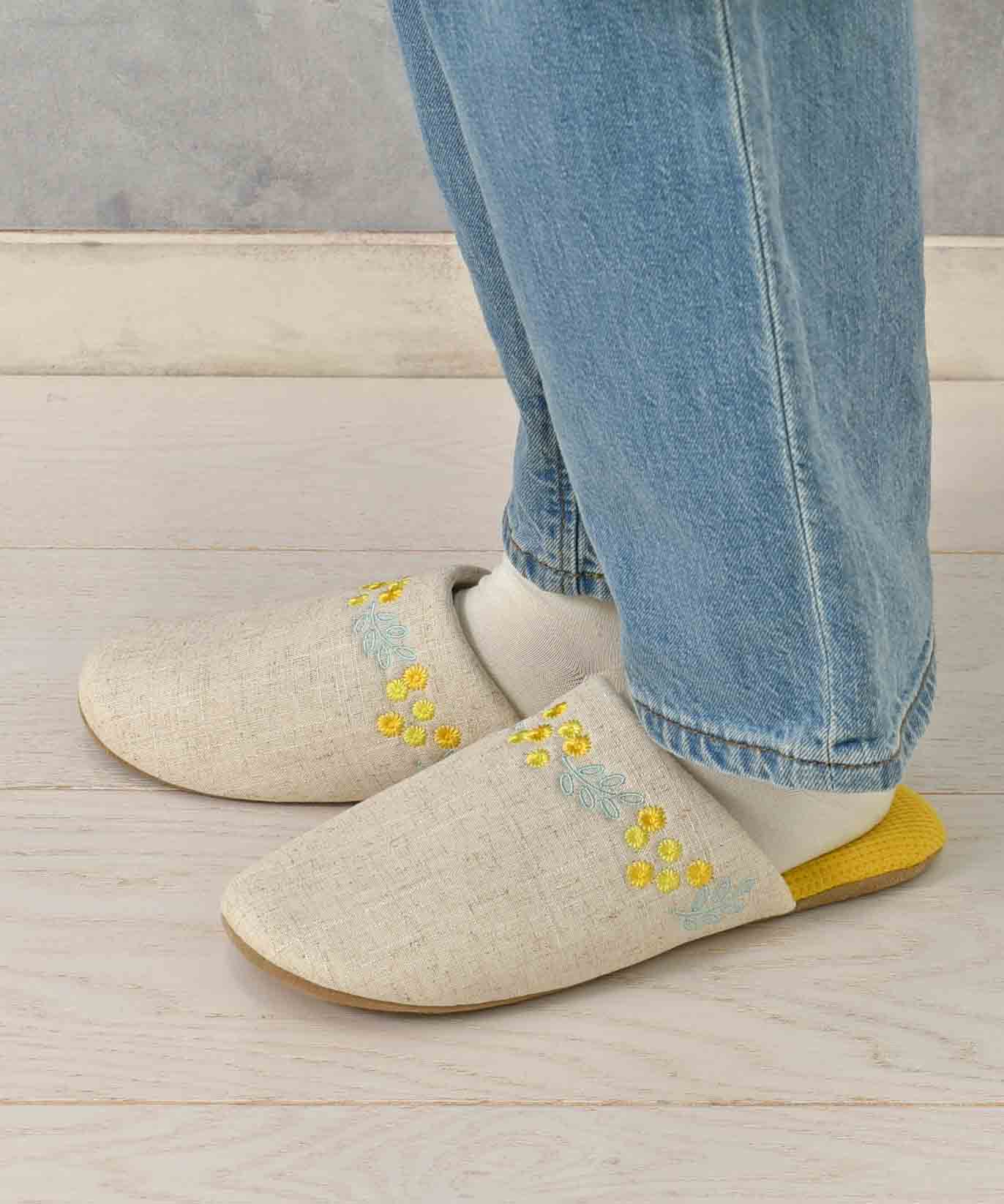 エンブロイダリーフラワースリッパ