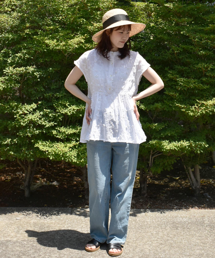 3D刺繍ブラウス