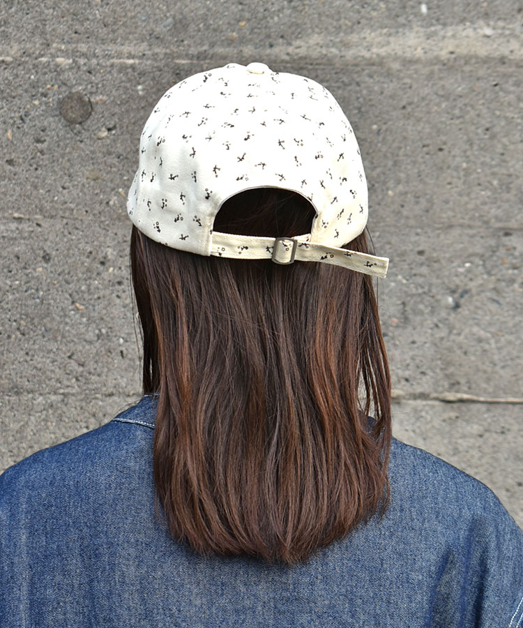 フラワー刺繍キャップ