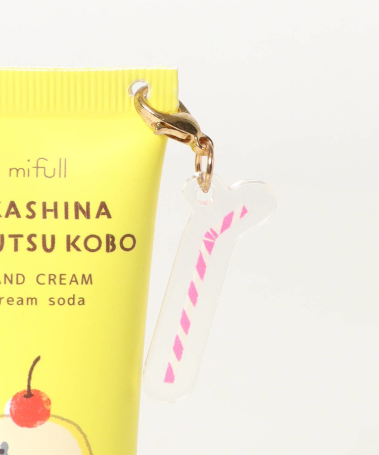 お菓子などうぶつ工房チャーム付ハンドクリーム