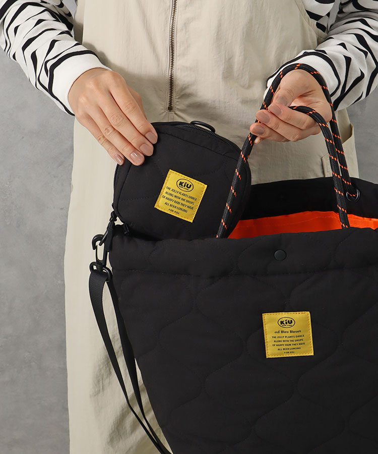 KiUパデッドスクエアポーチ