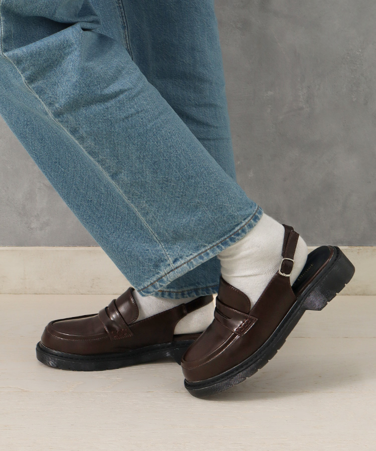 バックベルトローファー