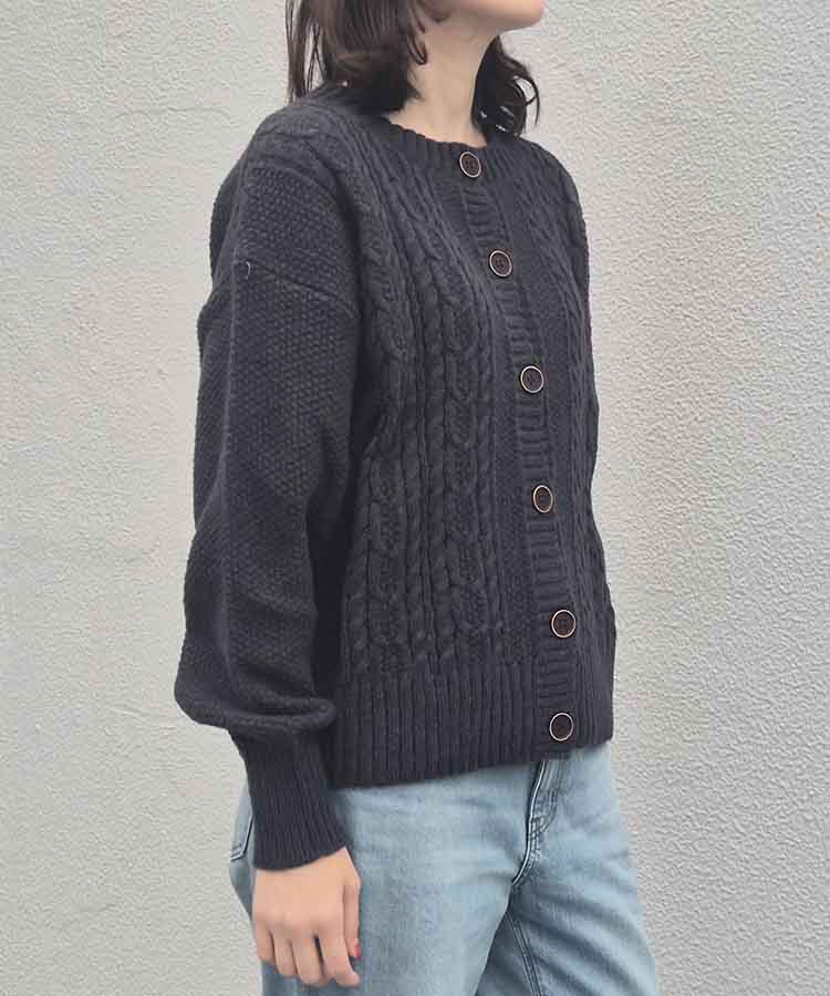 ケーブルカーディガン