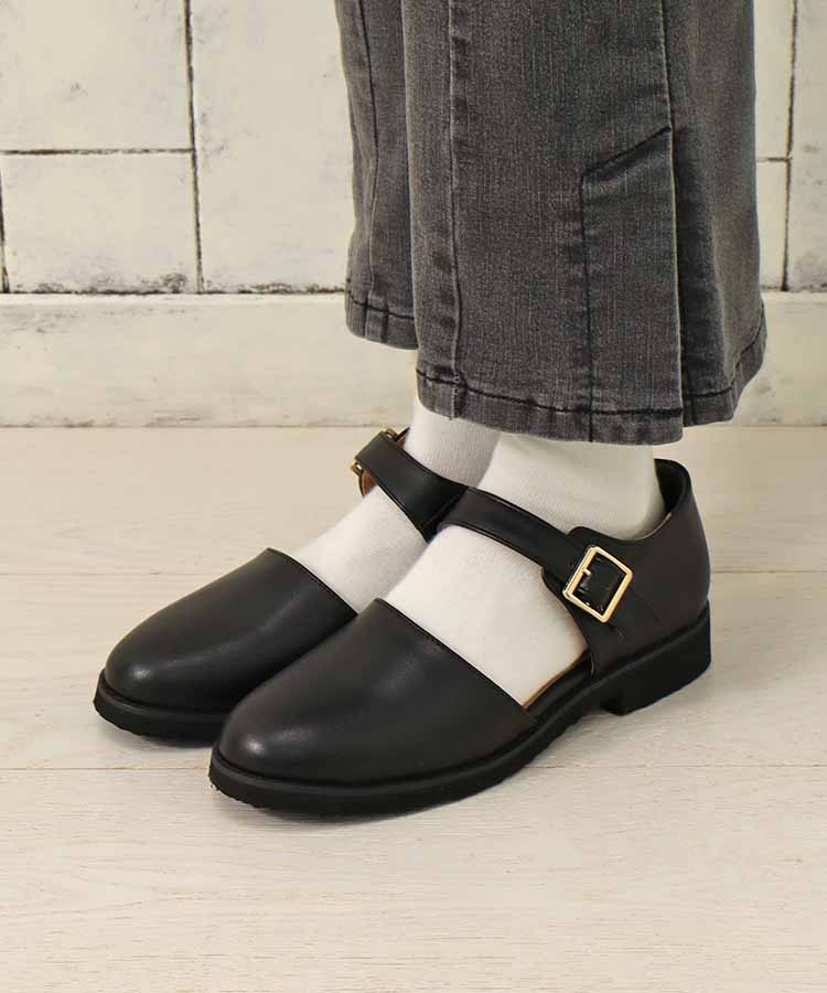 タッセル付きローファー