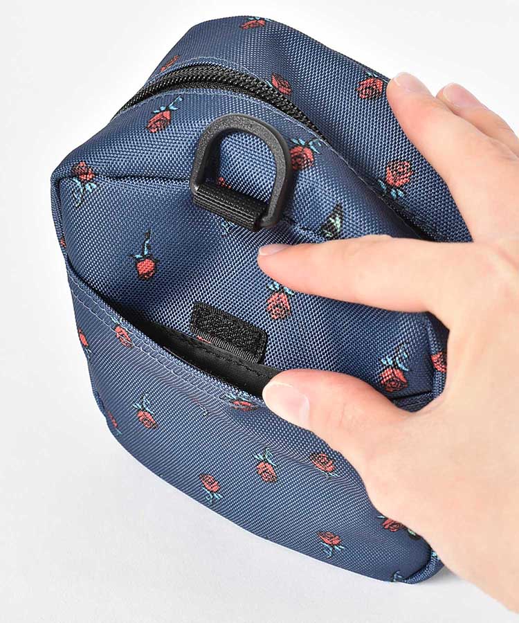 KiUウォーターリペレントスクエアポーチ