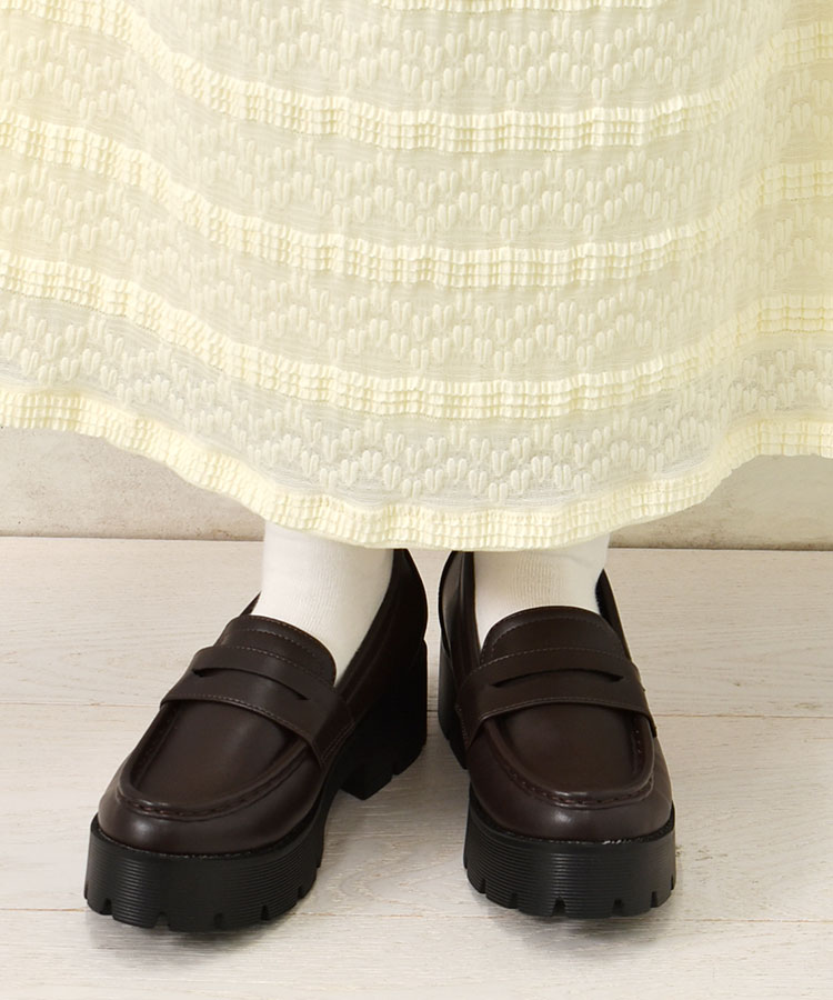厚底コインローファー
