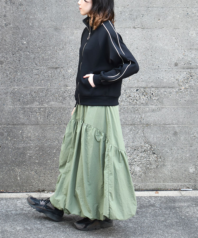 トラックジャケット