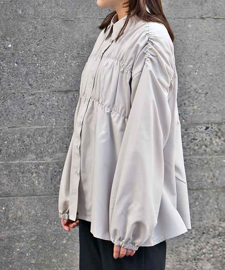 シャーリングブラウス