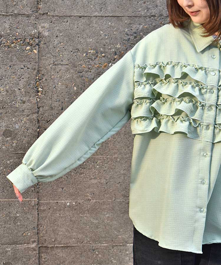 フリルブラウス