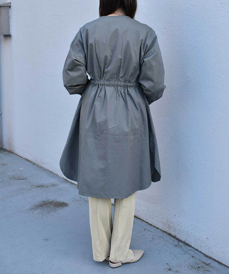 ノーカラーロングコート