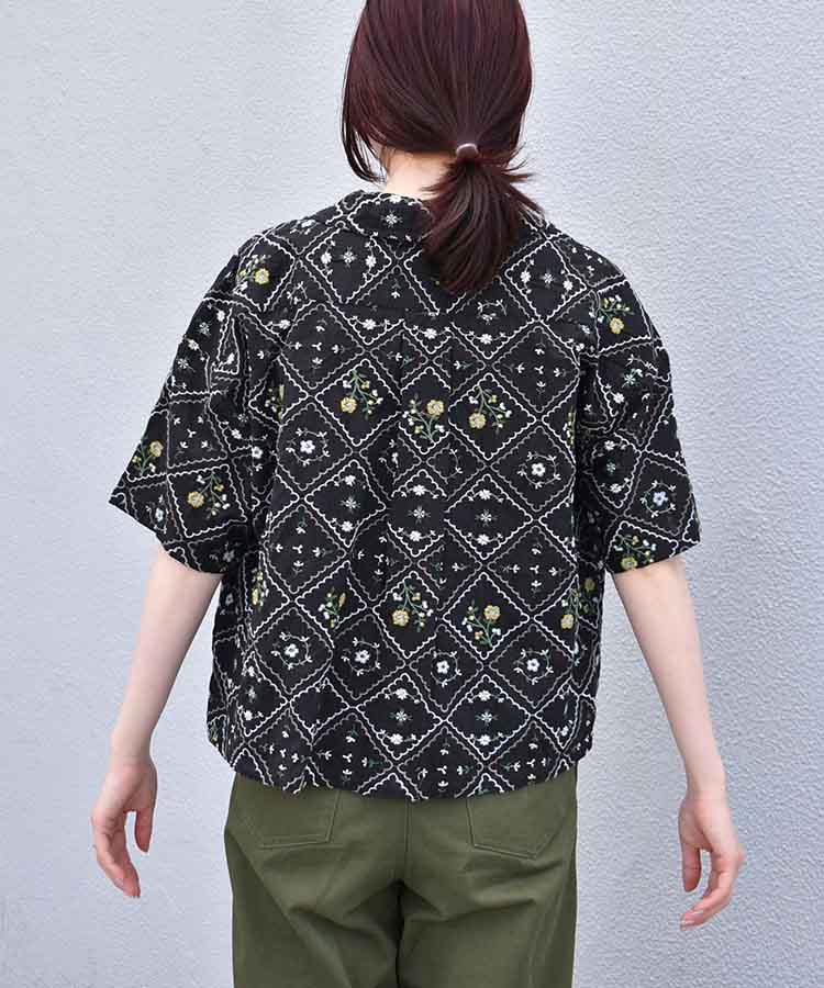 総刺繍ブラウス