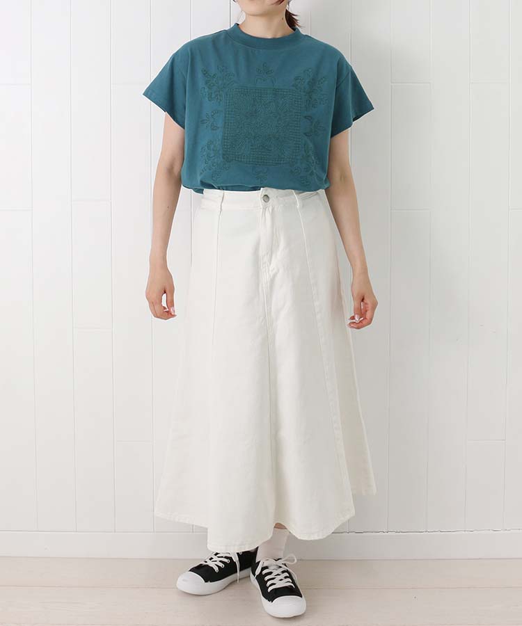 レース風刺繍Tシャツ