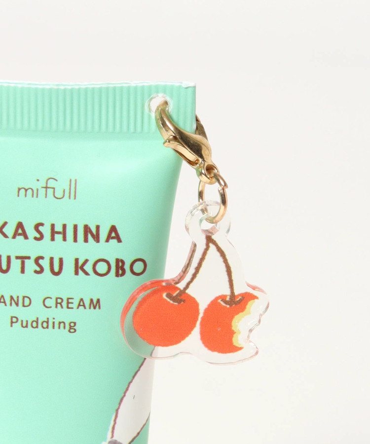 お菓子などうぶつ工房チャーム付ハンドクリーム