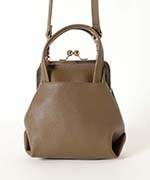 ブラウンカーキ