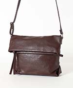 ダークブラウン