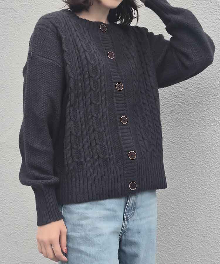 ケーブルカーディガン