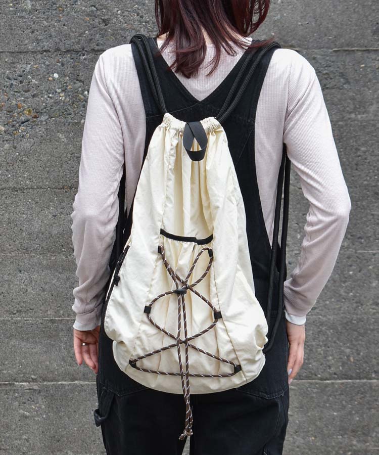 ドローコードレースアップナップサック