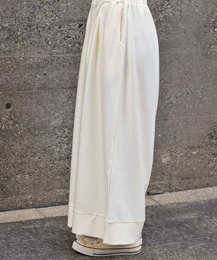 タックボリュームパンツ