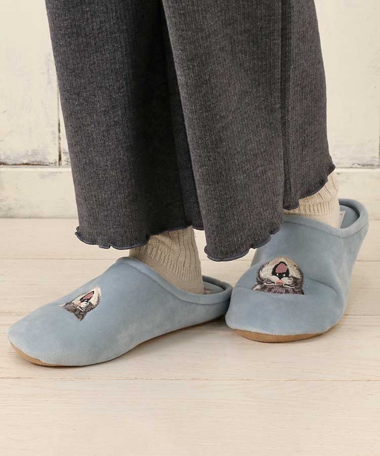 ネコ刺繍ルームシューズ