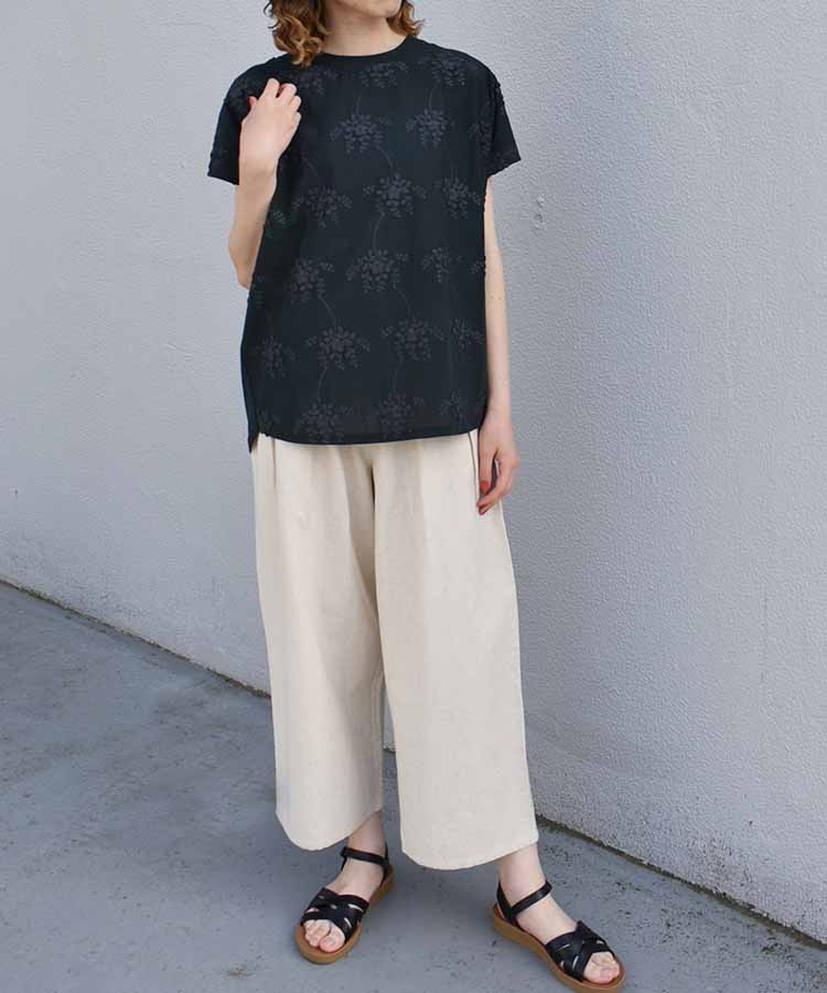 シンプルタックパンツ