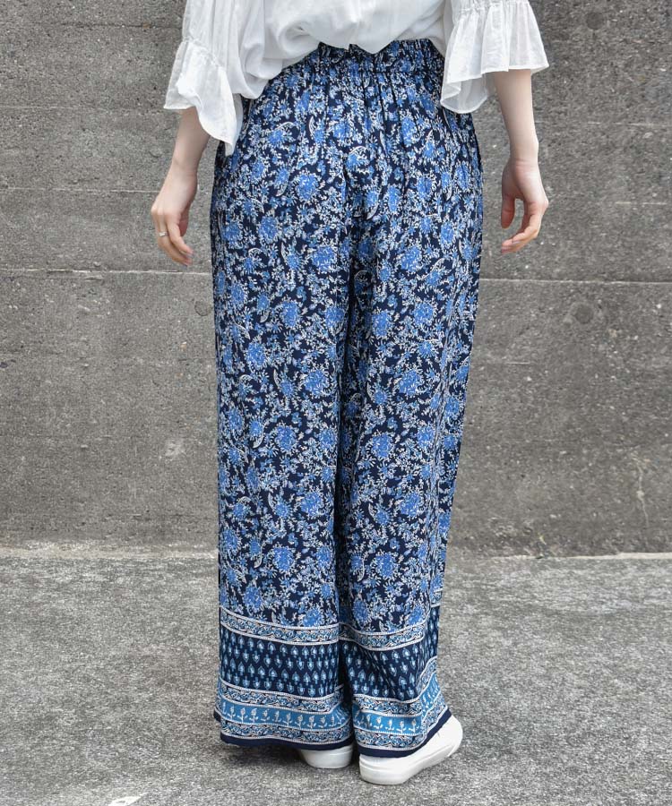 総柄プリントパンツ