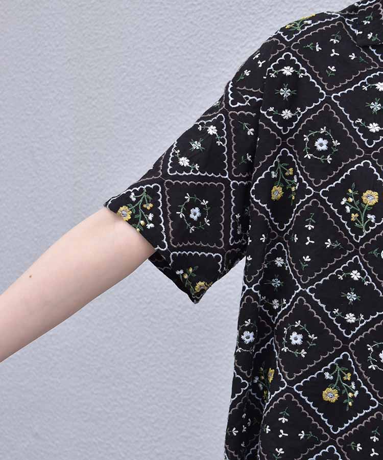 総刺繍ブラウス