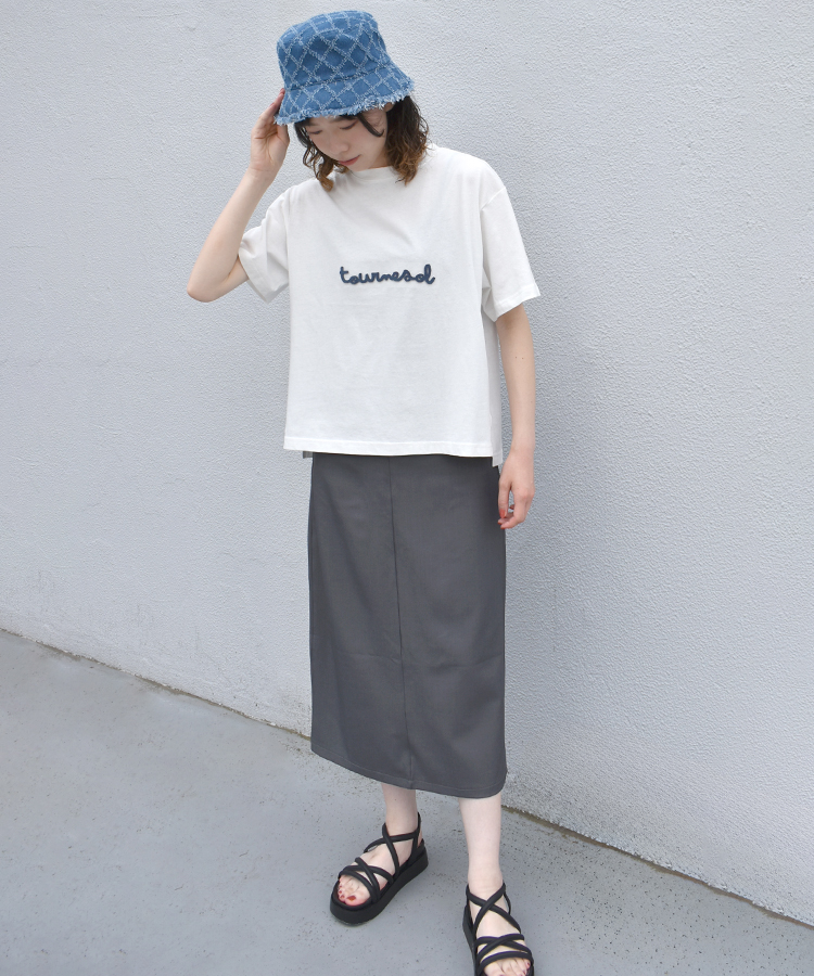 ブラシ刺繍ワイドクルーネックTシャツ