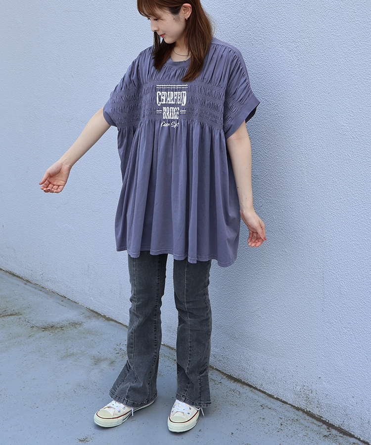 ≪SALE≫シャーリングロゴプルオーバー