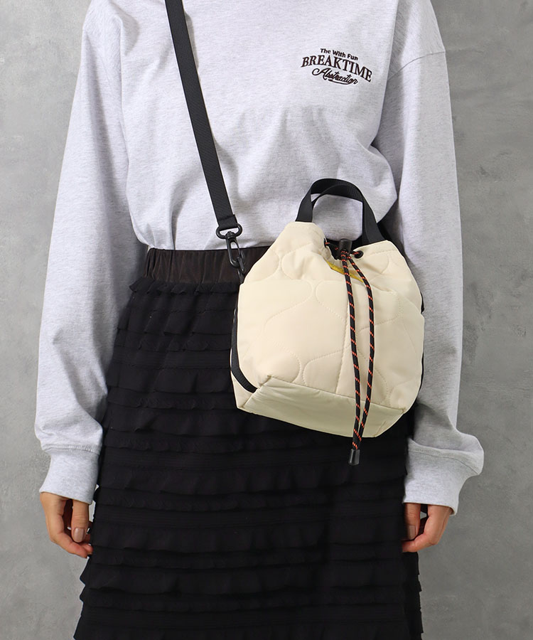 KiUパデットポケッタフルミニバッグ