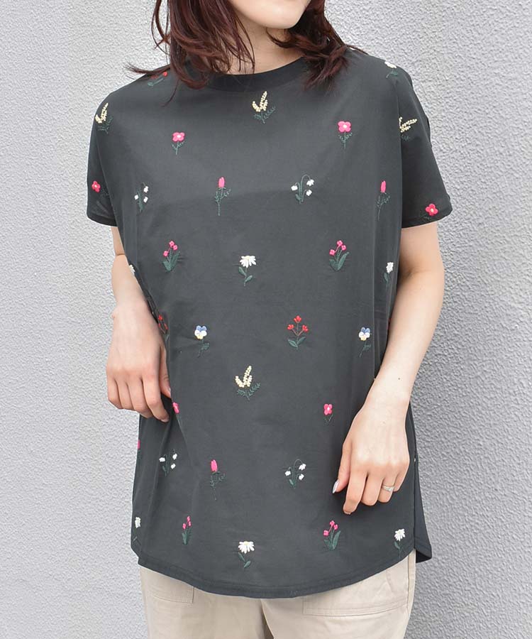 プチフラワー刺繍Tシャツ