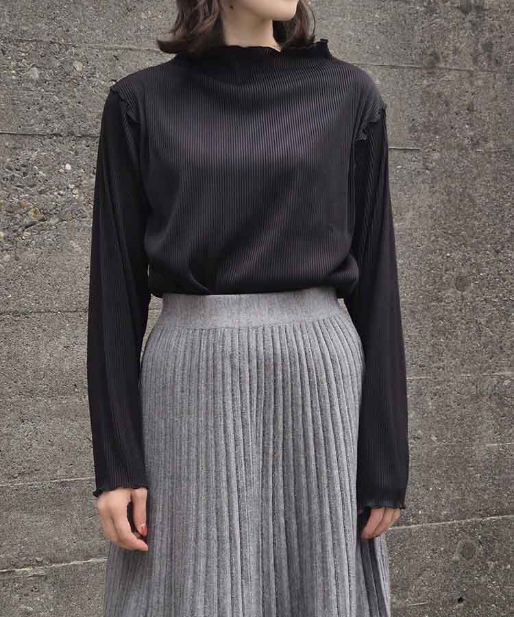カットプリーツメローボトルネックプルオーバー