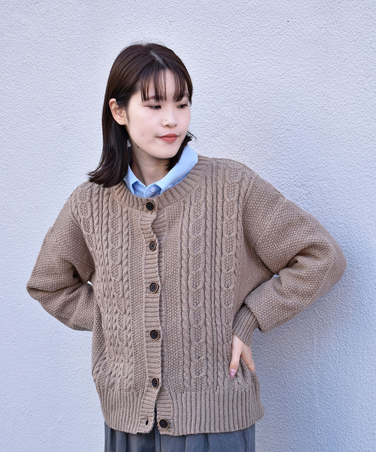 ケーブルカーディガン