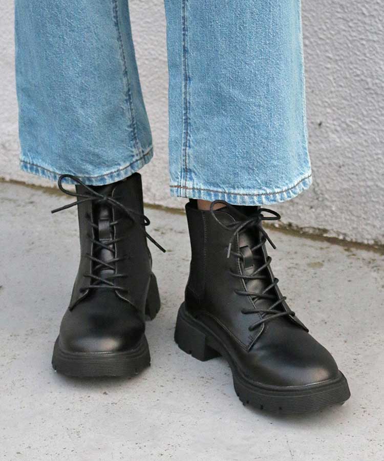 レースアップショートブーツ