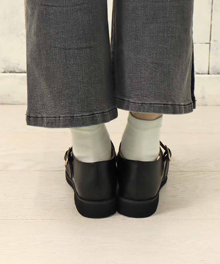 タッセル付きローファー