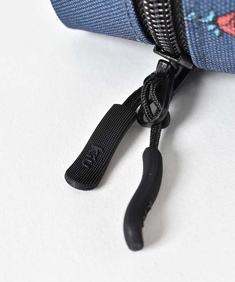 KiUウォーターリペレントスクエアポーチ