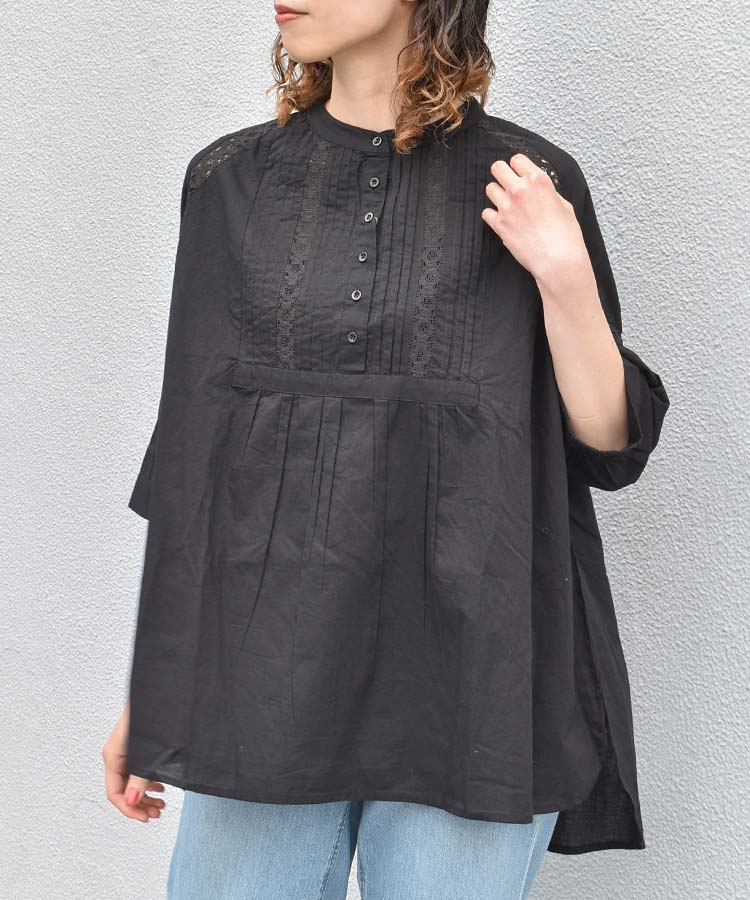 ピンタック後ろシャーリングシャツ