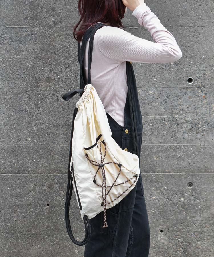 ドローコードレースアップナップサック